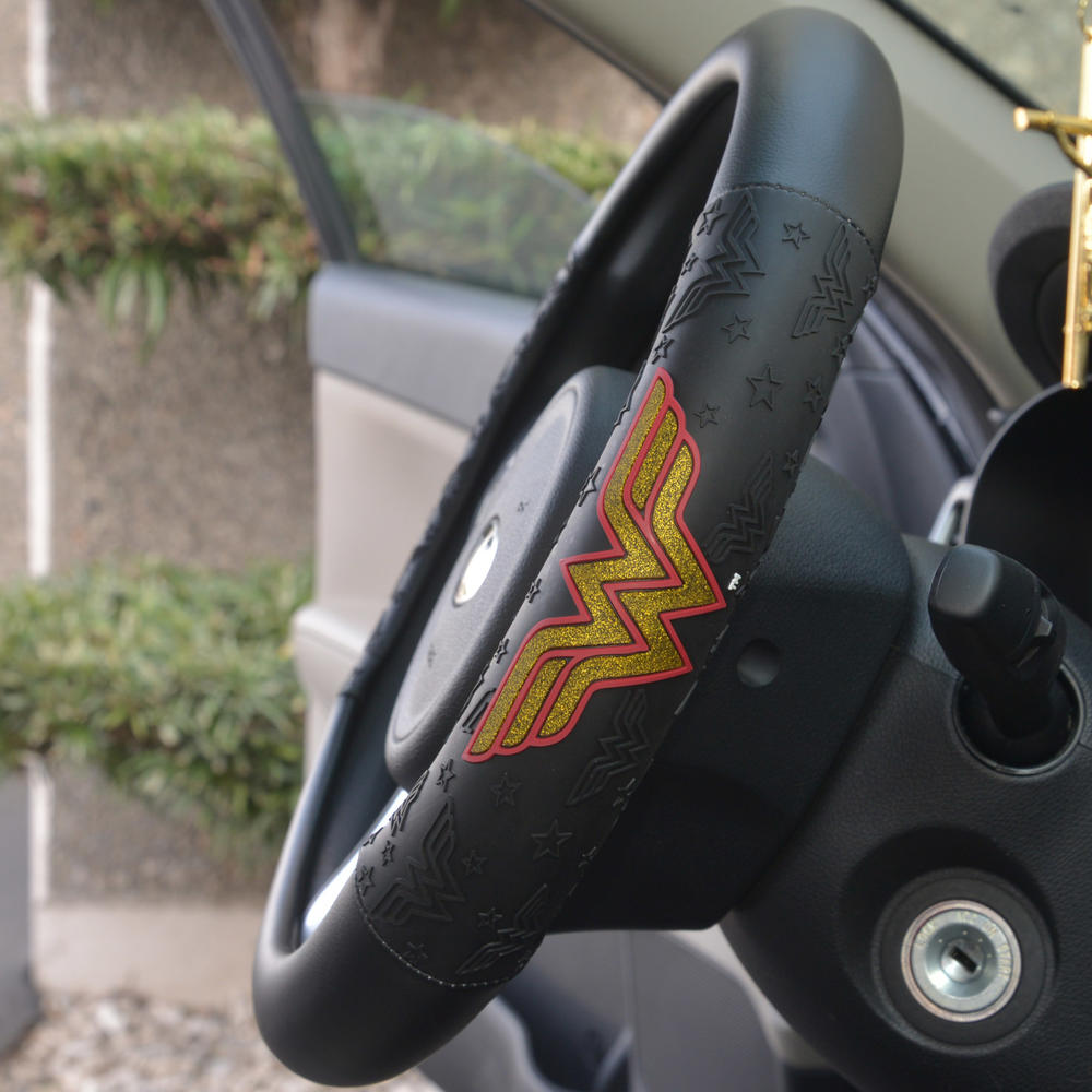 Warner Bros DC Comics Wonder Woman Steering Wheel Cover (Fits 14.5" - 15.5")