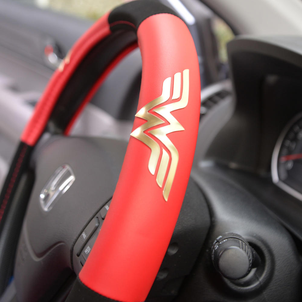 Warner Bros DC Comics Wonder Woman Steering Wheel Cover (Fits 14.5" - 15.5")