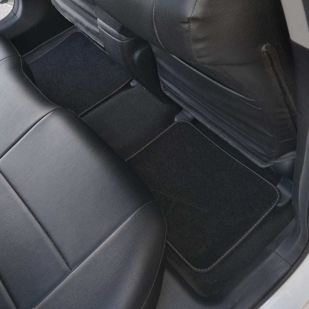 Warner Bros Looney Tunes 4-Piece Tazmanian Devil Front Floor Mats and Rear Floor Mats